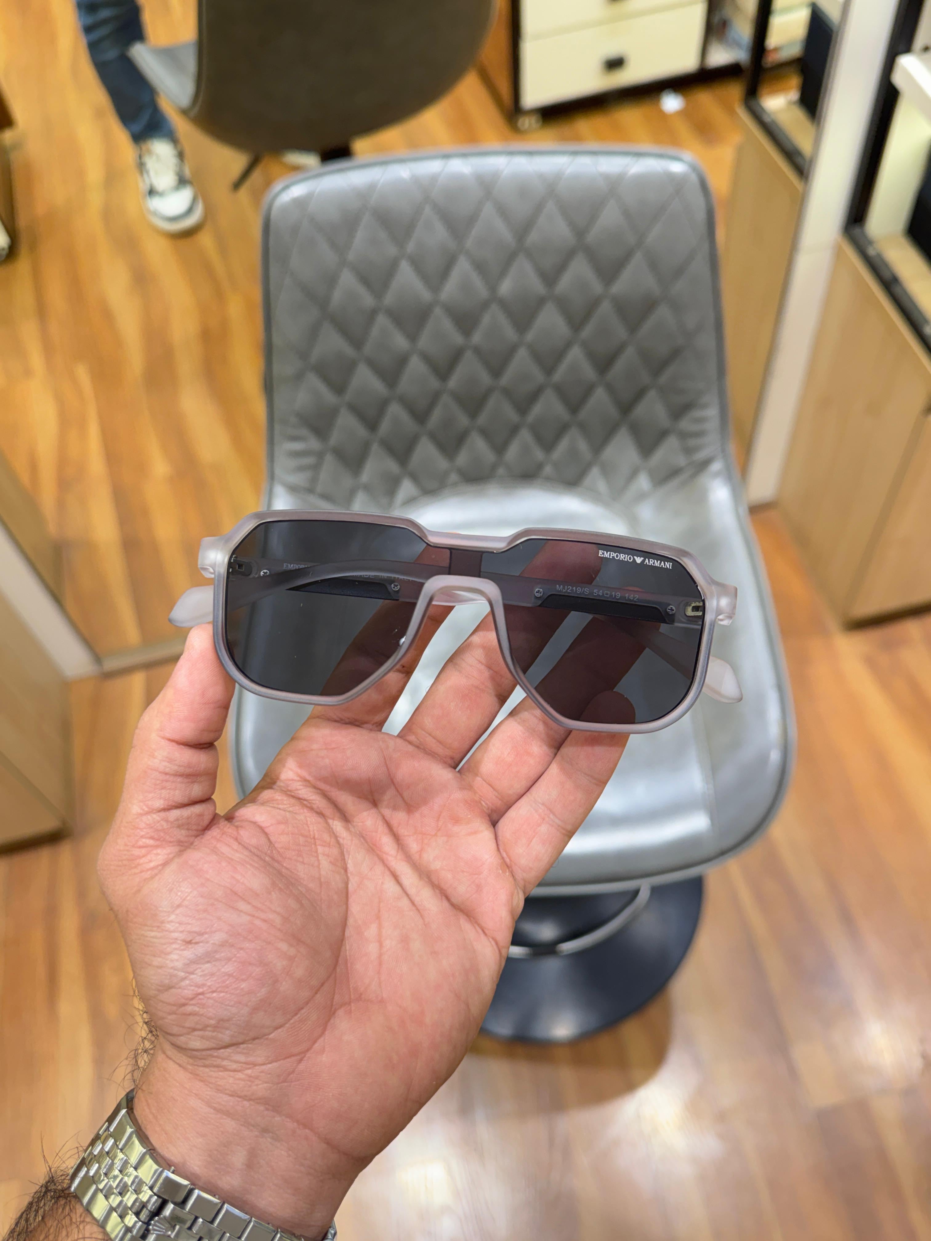 EMPO_RIO_ARM_ANI 2602 GREY SUNGLASSES