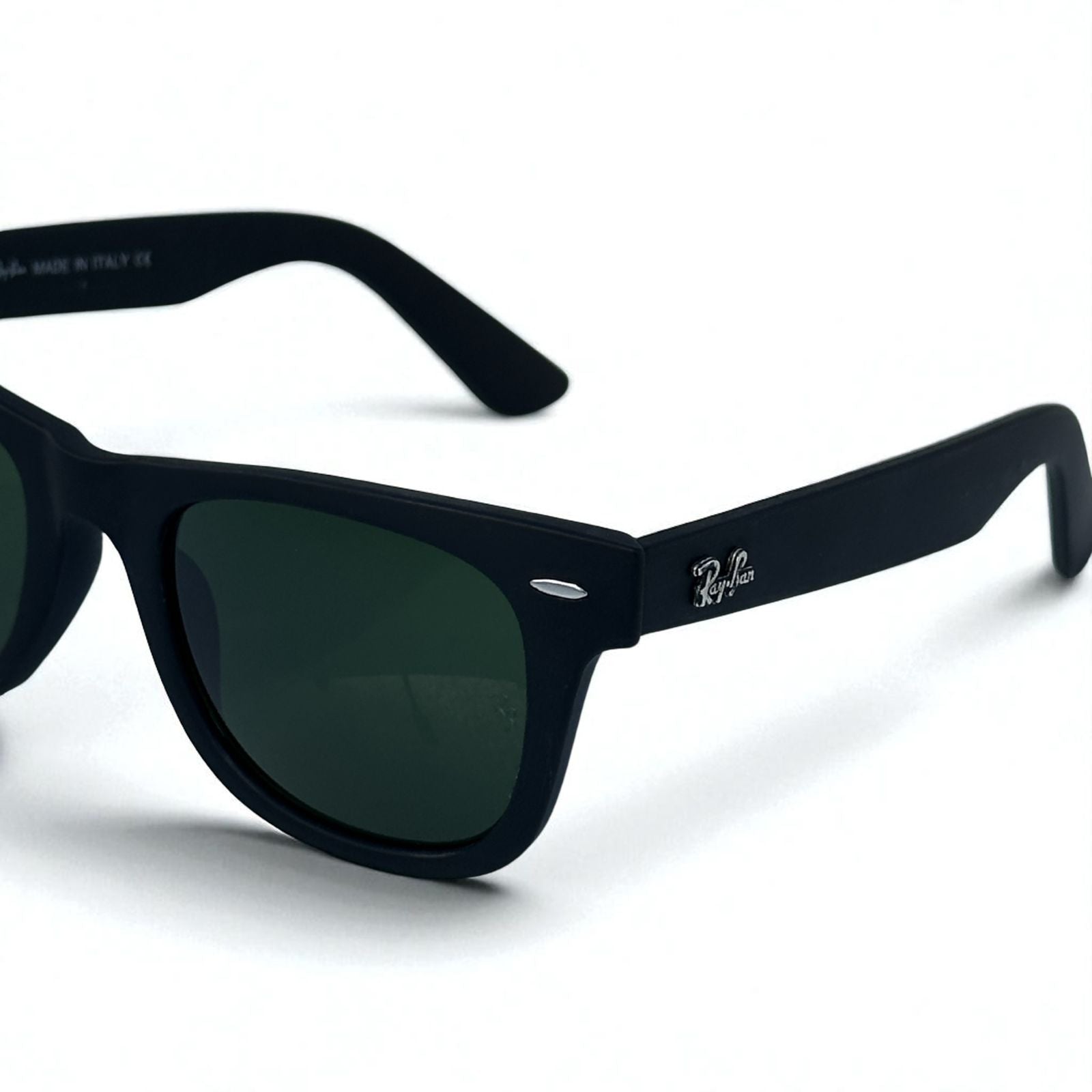 RA_Y_BAN 2140 BLACK FRAME  & GREEN TINTED GLASS.