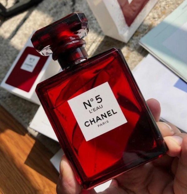 Chan_el Pari_s N5 L’eau