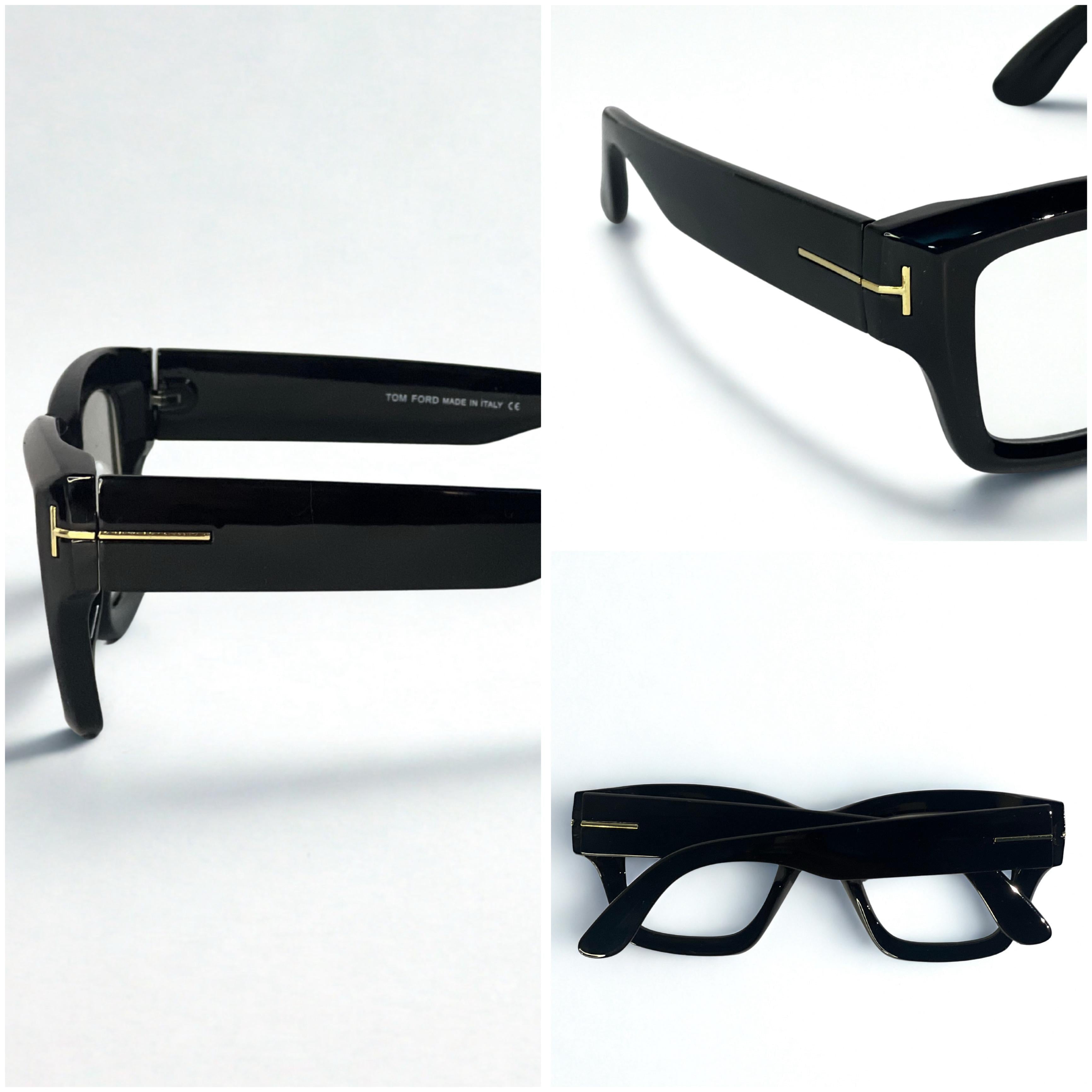TO_M FOR_D Model 4444 – Premium Glossy Black Eyewear