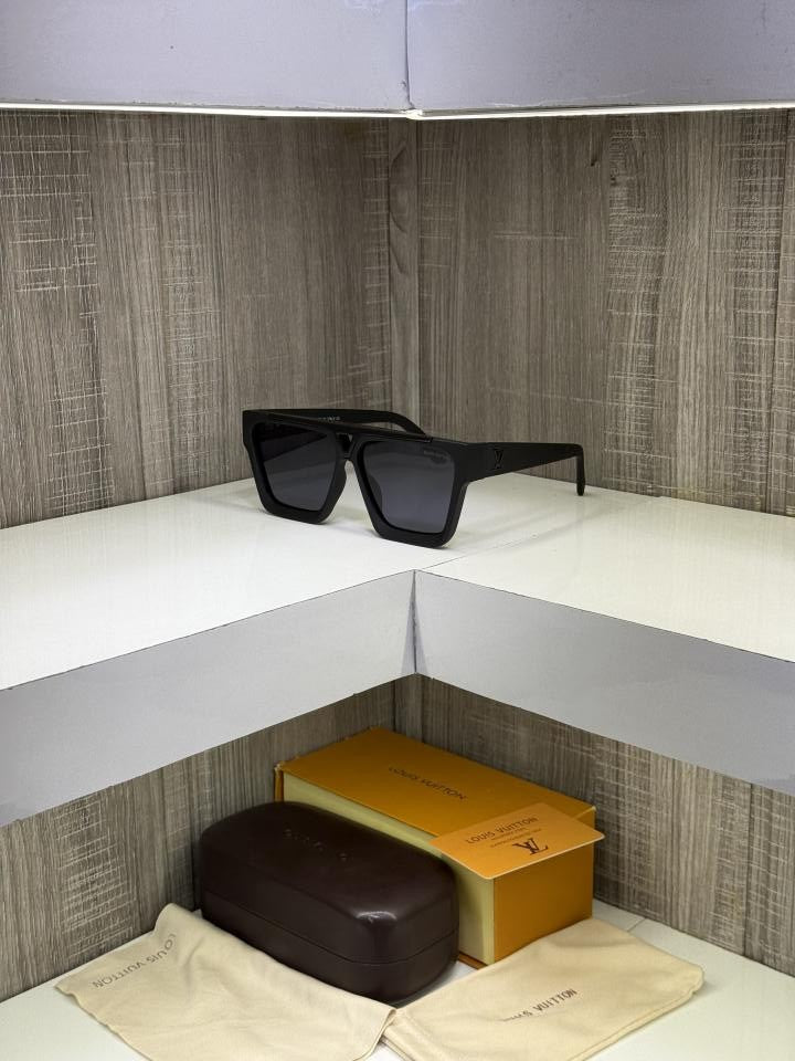 LO_UIS_VUI_TTON 1502 FULL BLACK SUNGLASSES