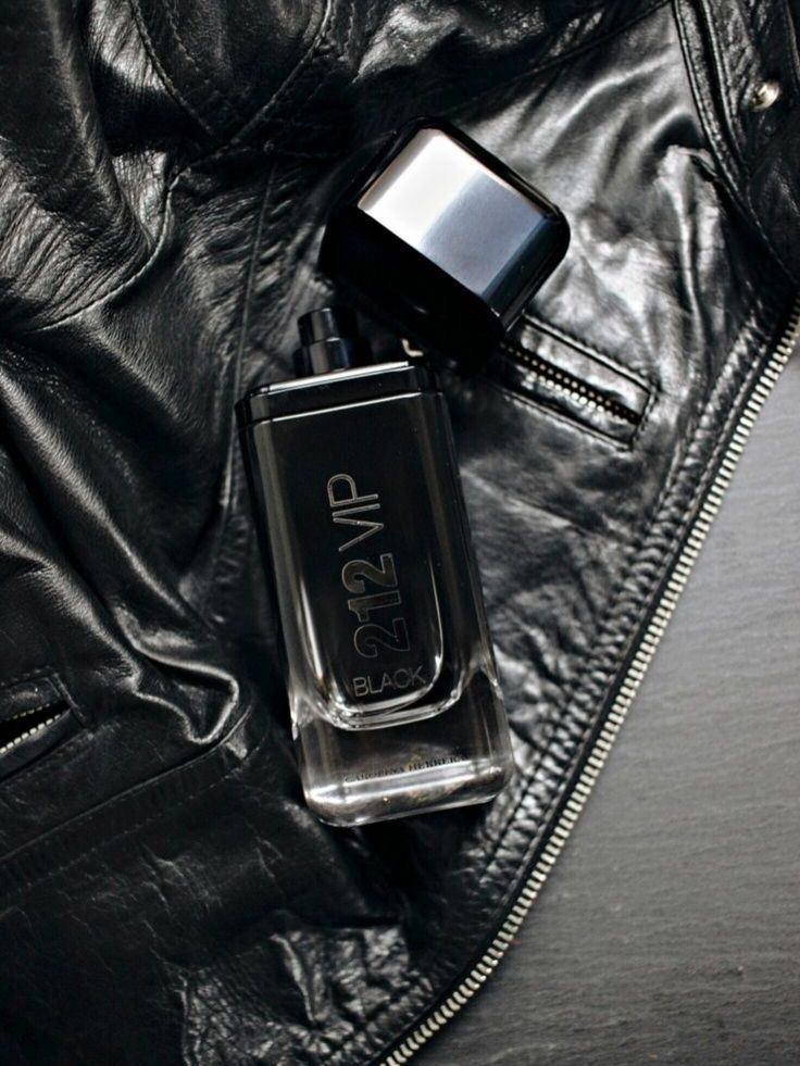 Car_oli_na Herrer_a 212 Vip Black