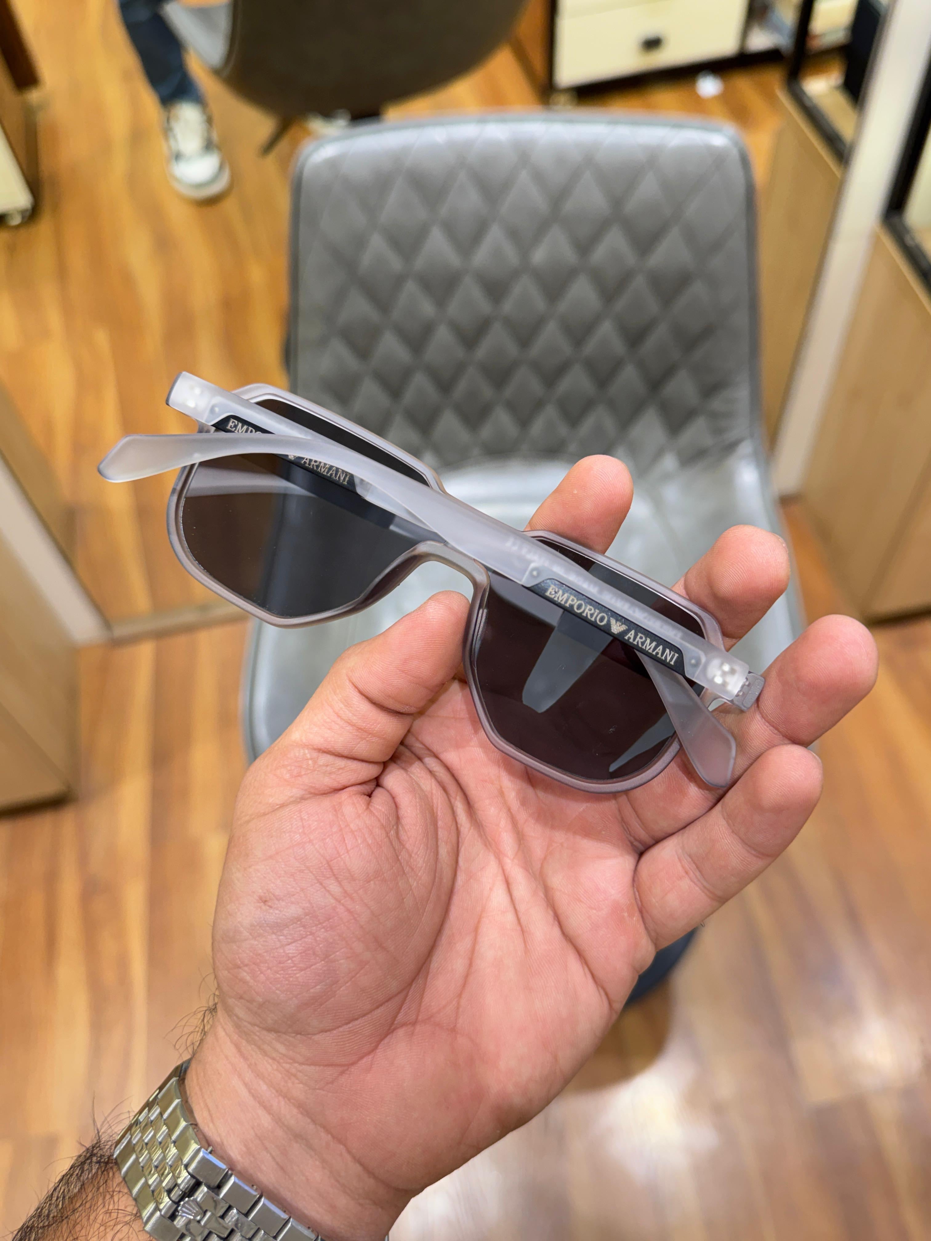 EMPO_RIO_ARM_ANI 2602 GREY SUNGLASSES