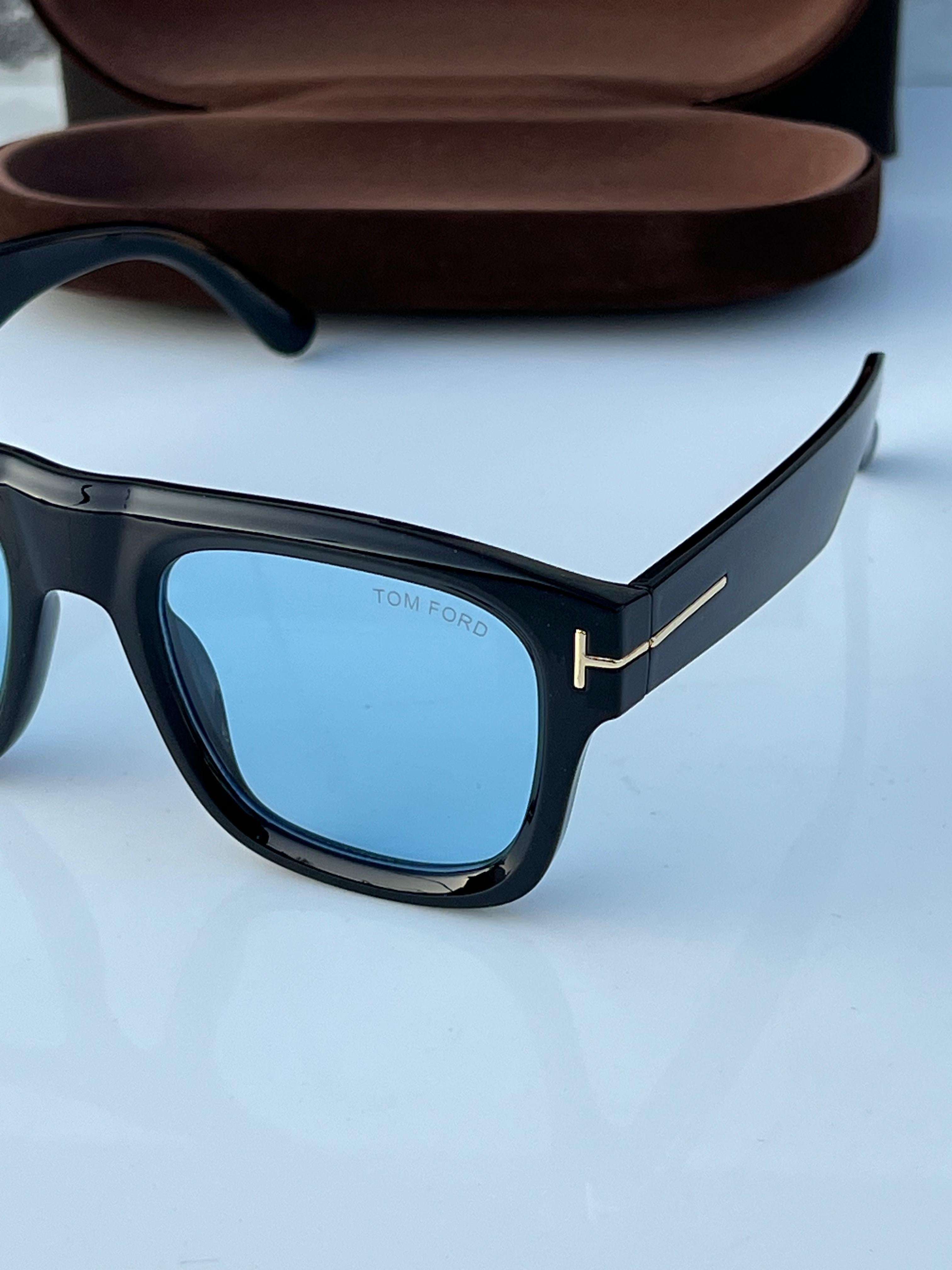TO_M_FO_RD 259 BLUE TINTED SUNGLASSES