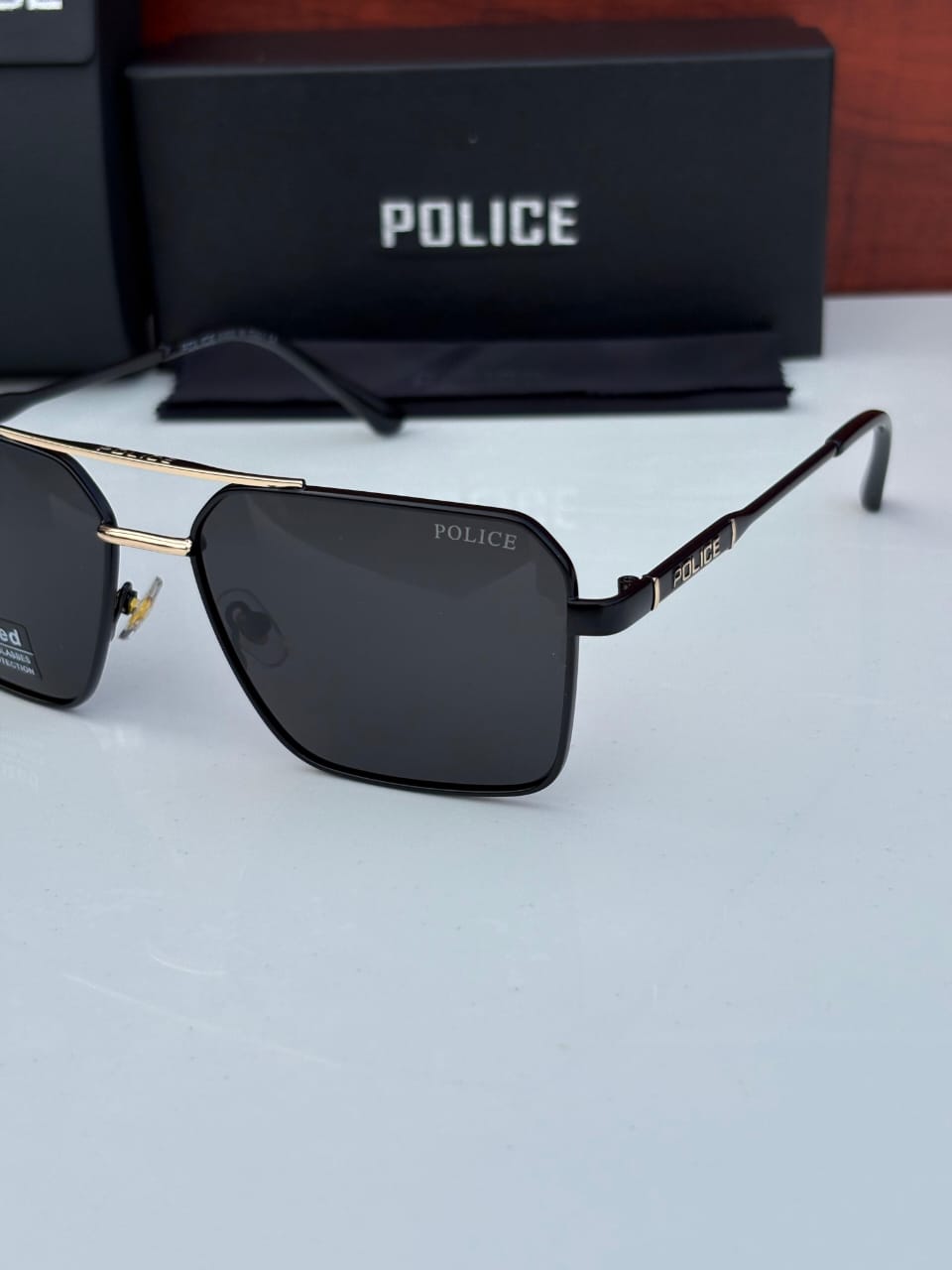 PO_LICE 58485 GOLDEN BLACK