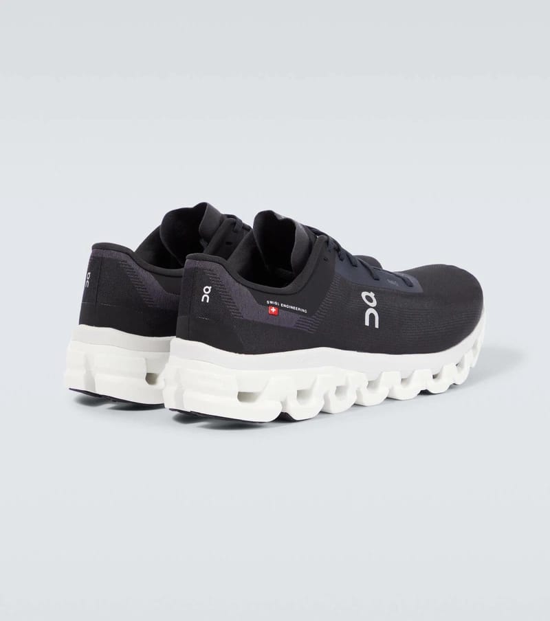 PRODUCT NAME: On Clo_ud_flow 4 Low Top Black
