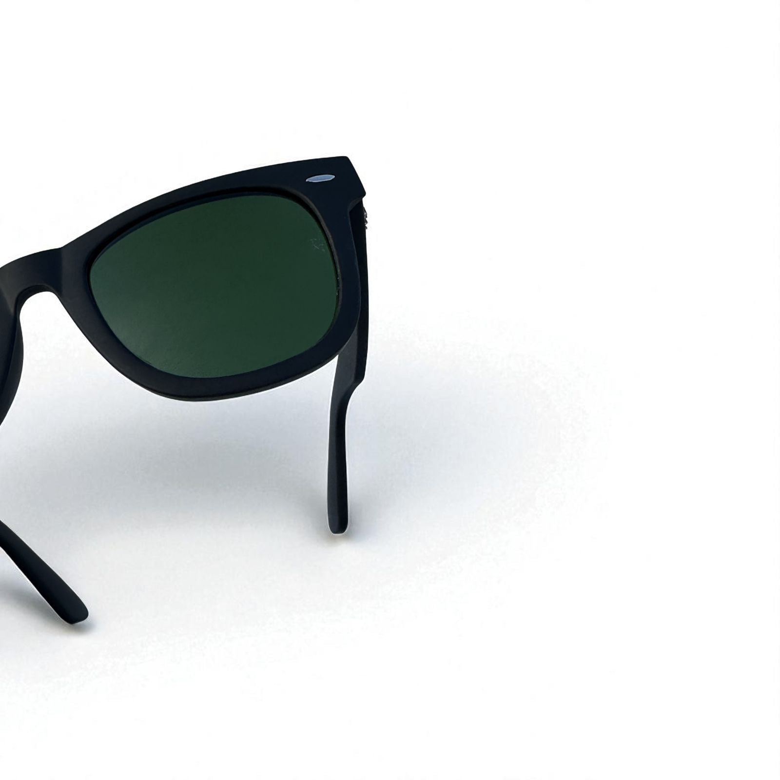 RA_Y_BAN 2140 BLACK FRAME  & GREEN TINTED GLASS.